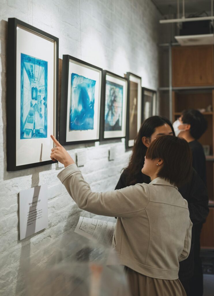 lookingpaintings